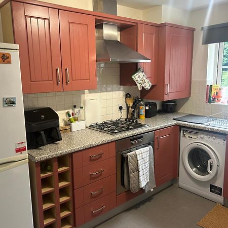 Апартаменты Beautiful 1 Bed In Wycombe Хай-Вайкомб Экстерьер фото
